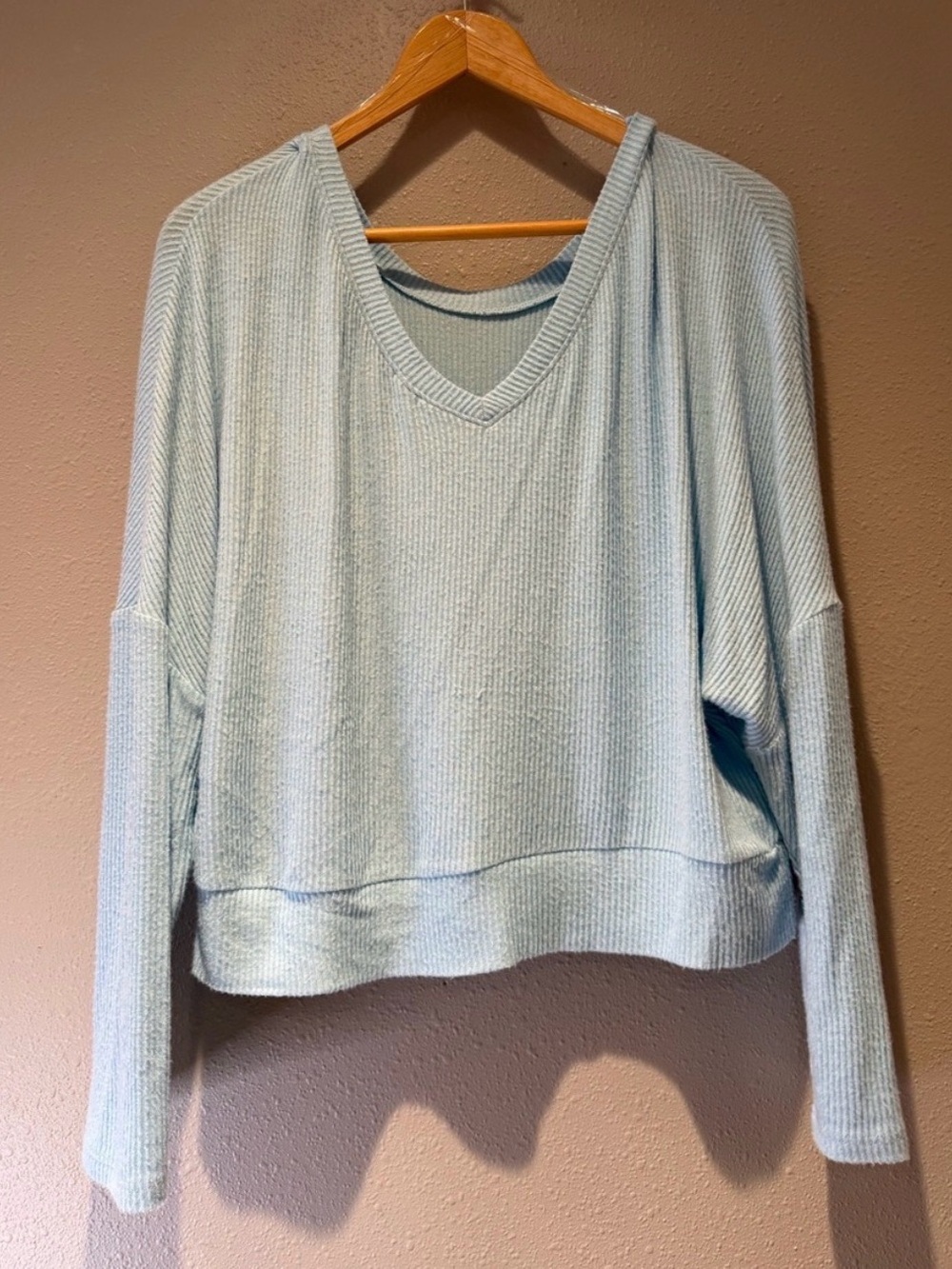 Auden Light Blue Ribbed Knit V-Neck Long Sleeve Crop Top Sweater Size Medium